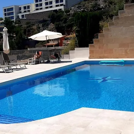 Villa Casa Suliar Mit Gemeinschaftspool Und Panoramahafenblick